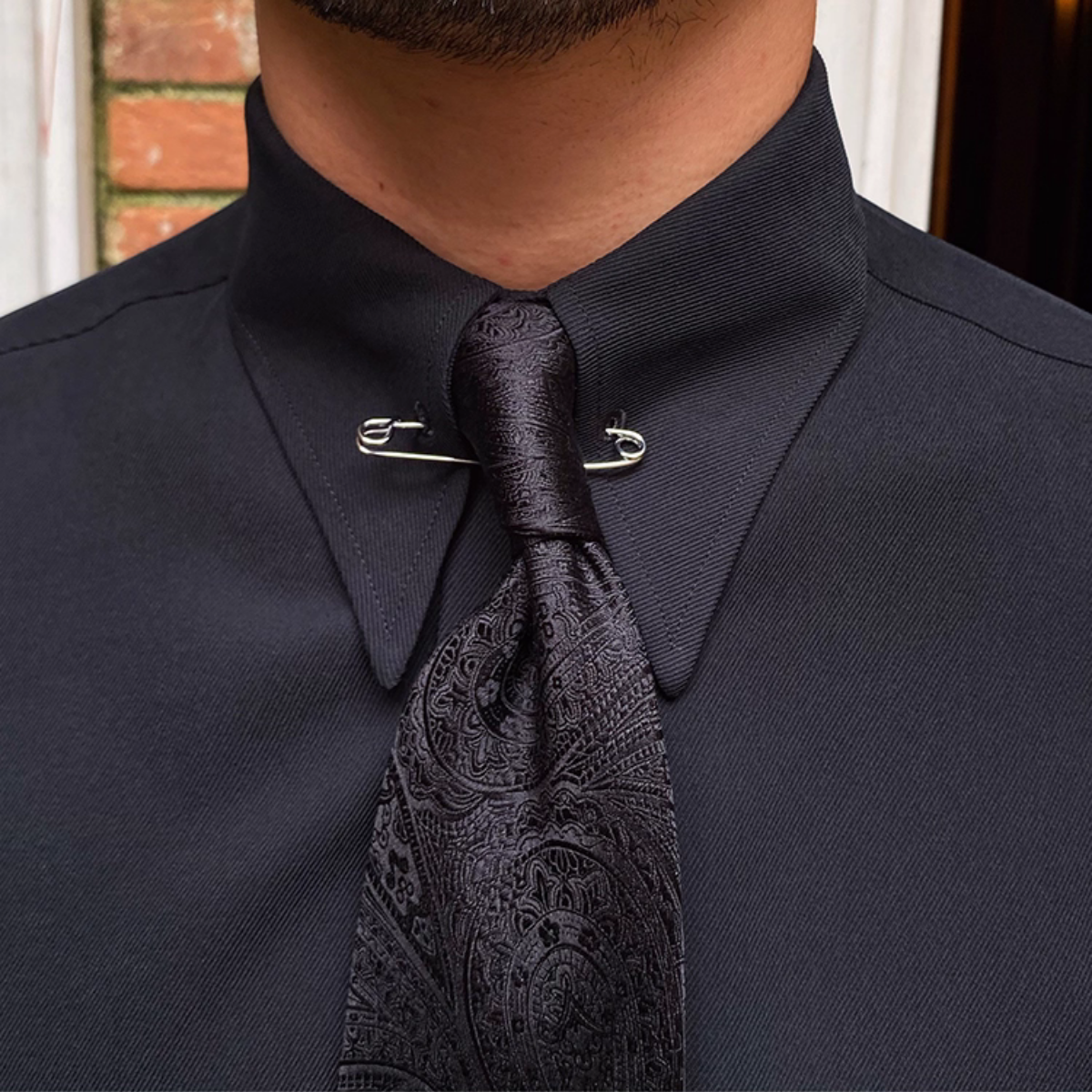 Virevel Pin Collar Shirt