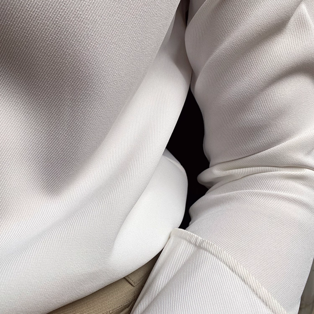 Virevel Pin Collar Shirt